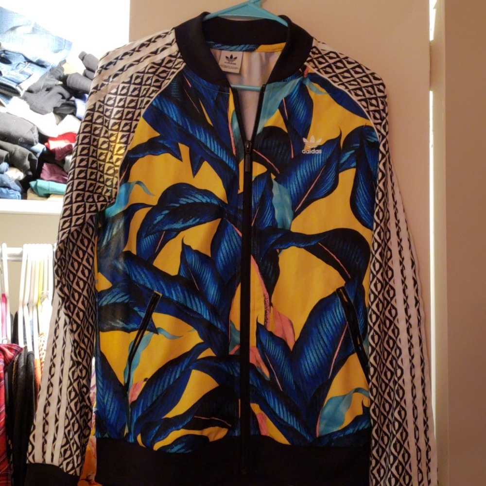 Adidas zip up floral jacket brand new! Size m